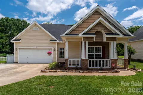 2009 Oakstone Dr, Monroe, NC 28110