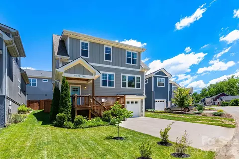 32 Greenwood Fields Dr, Asheville, NC 28804