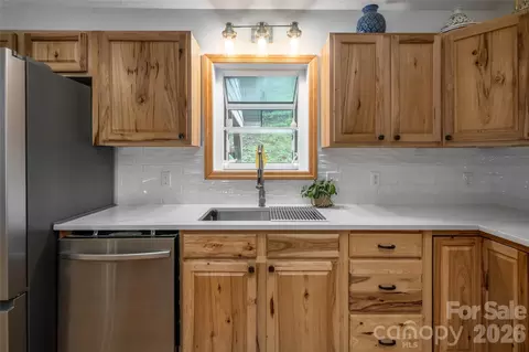 Kitchen - 980 S River Rd, Sylva, NC 28779 photo 4 of 6