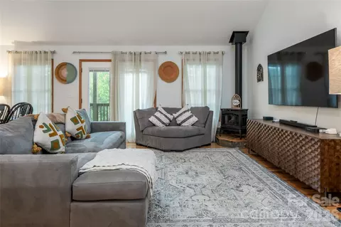 Living - 980 S River Rd, Sylva, NC 28779 photo 2 of 4