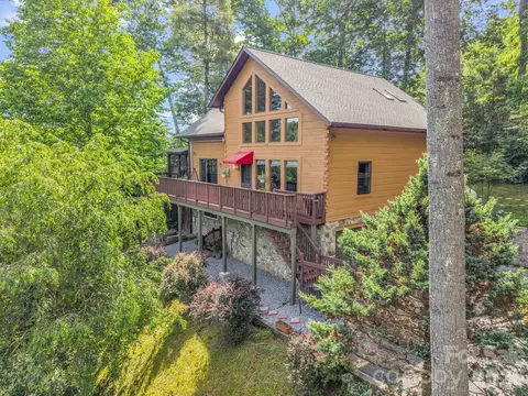 247 Woods Rd, Spruce Pine, NC 28777