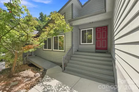 14301 Harbor Estate Rd, Charlotte, NC 28278
