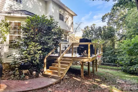 Exterior - 324 Brixham Pl, Fort Mill, SC 29708 photo 3 of 5