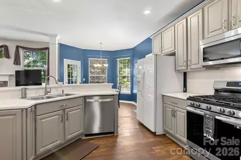 Kitchen - 324 Brixham Pl, Fort Mill, SC 29708 photo 2 of 2