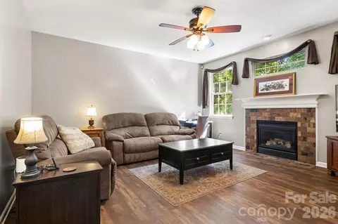 Living - 324 Brixham Pl, Fort Mill, SC 29708 photo 1 of 1