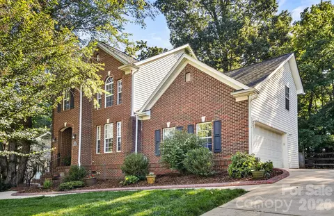 Exterior - 324 Brixham Pl, Fort Mill, SC 29708 photo 2 of 5