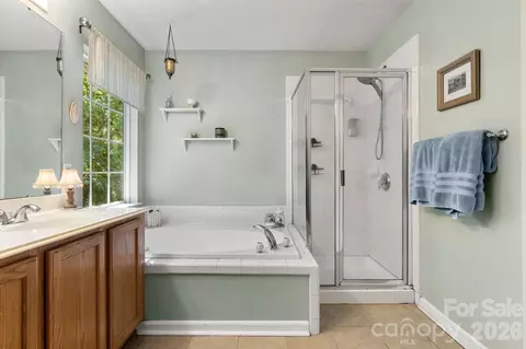 Bath - 324 Brixham Pl, Fort Mill, SC 29708 photo 3 of 3