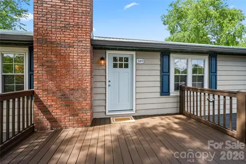 589 Sand Hill Rd, Asheville, NC 28806