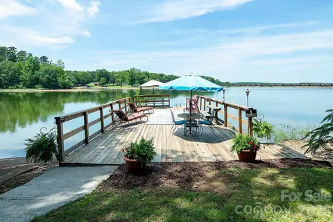 46842 Beach Rd, New London, NC 28127