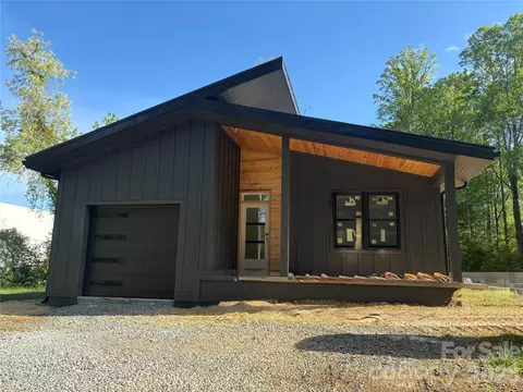 123 Welcome St, Brevard, NC 28712