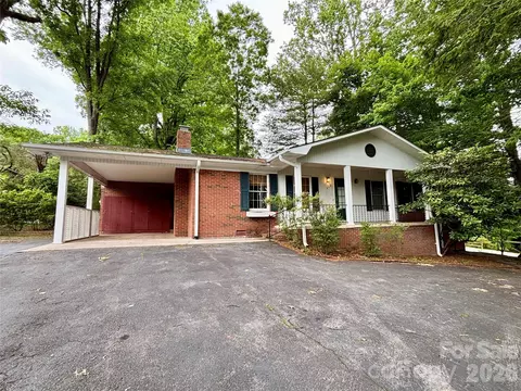 515 Lake Dr, Hendersonville, NC 28739