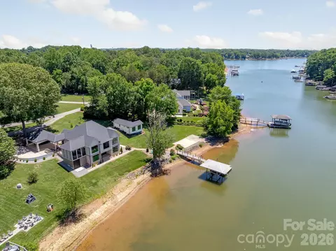 445 Sundown Rd, Mooresville, NC 28117