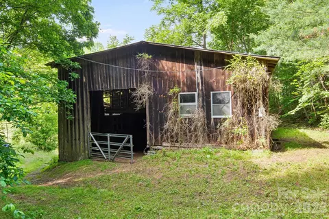 99999 Acorn Dr, Marshall, NC 28754