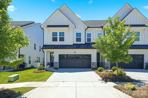 6008 Corbin Woods Ct, Charlotte, NC 28226
