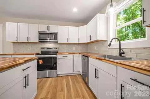 Kitchen - 223 Pearidge Rd, Bostic, NC 28018 photo 4 of 5