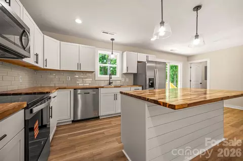 Kitchen - 223 Pearidge Rd, Bostic, NC 28018 photo 2 of 5