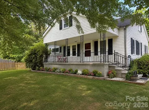21 Byrd Ln, Brevard, NC 28712