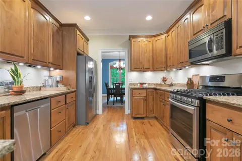Kitchen - 72 Tludatsi Ct, Brevard, NC 28712 photo 2 of 3
