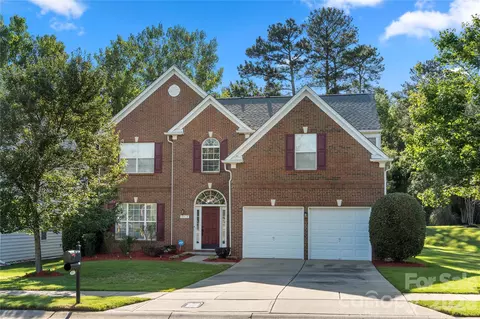 9313 Linden Tree Ln, Charlotte, NC 28277
