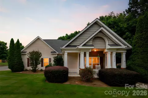 8526 Summer Serenade Dr, Huntersville, NC 28078
