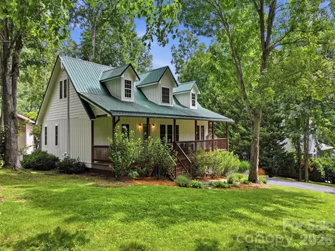 248 Brannon Forest Dr, Waynesville, NC 28785