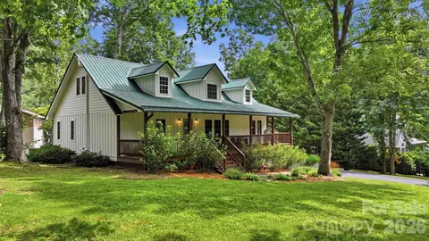 248 Brannon Forest Dr, Waynesville, NC 28785