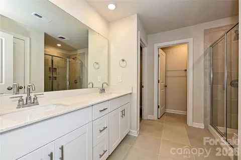 Bath - 1507 31st Ne St NE, Conover, NC 28613 photo 1 of 1