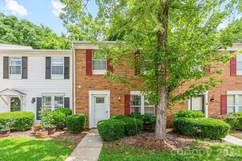 9710 Old Gate Dr, Matthews, NC 28105