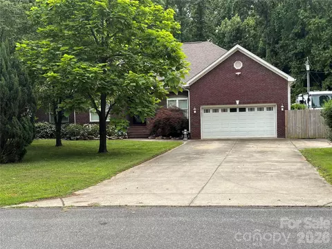 3801 Hayden Dr, Charlotte, NC 28269