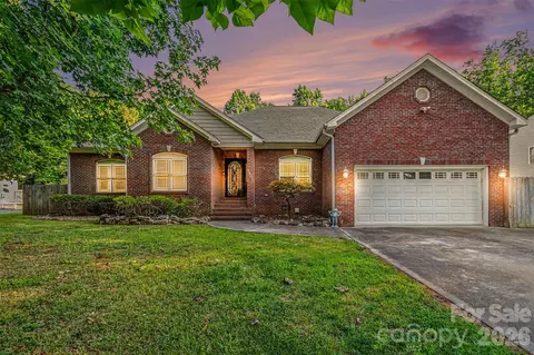3801 Hayden Dr, Charlotte, NC 28269