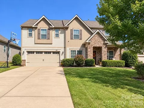 1231 Tranquil Falls Ln, Matthews, NC 28104