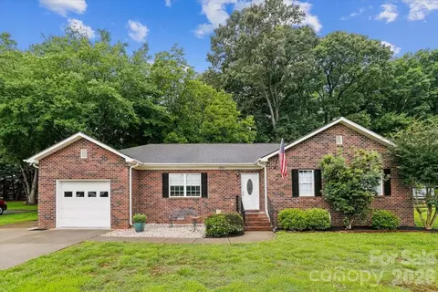 10821 S Hampton Dr, Charlotte, NC 28227
