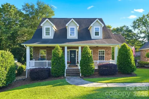 122 Friendfield Dr, Fort Mill, SC 29715