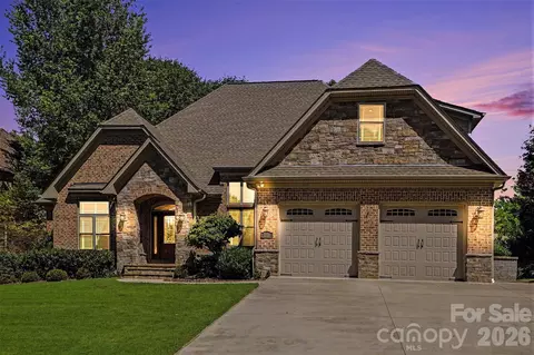 198 Windemere Isle Rd, Statesville, NC 28677