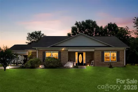 5250 Hickory Grove Rd, Mount Holly, NC 28120