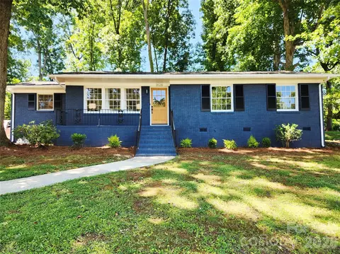 3528 Enfield Rd, Charlotte, NC 28205