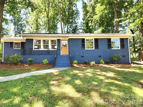 3528 Enfield Rd, Charlotte, NC 28205