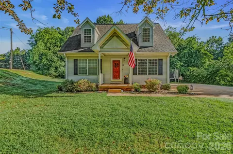 145 Wisconsin Ave, Elkin, NC 28621