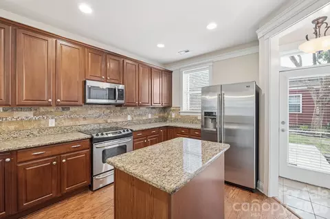 Kitchen - 717 E 8th St, Charlotte, NC 28202 photo 2 of 5