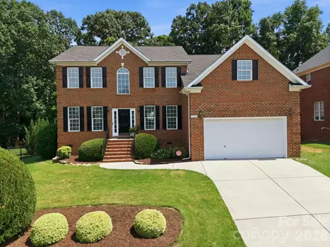 9329 Uxbridge Ln, Huntersville, NC 28078
