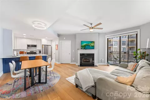 718 W Trade 603 St #603, Charlotte, NC 28202