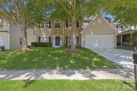 2700 Piersland Dr, Matthews, NC 28104