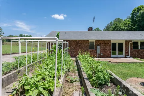 Exterior - 2800 Coxe Rd, Tryon, NC 28782 photo 2 of 6