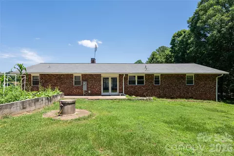 Exterior - 2800 Coxe Rd, Tryon, NC 28782 photo 3 of 6