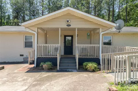 Exterior - 2800 Coxe Rd, Tryon, NC 28782 photo 5 of 6