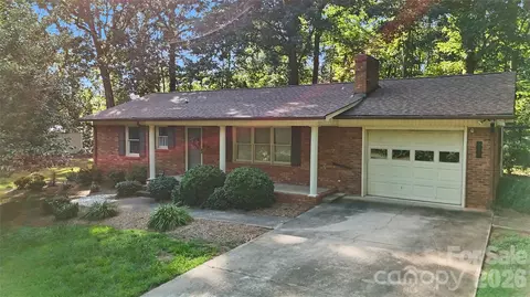 213 Bostian Lake Rd, Statesville, NC 28677