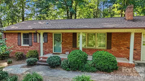 213 Bostian Lake Rd, Statesville, NC 28677