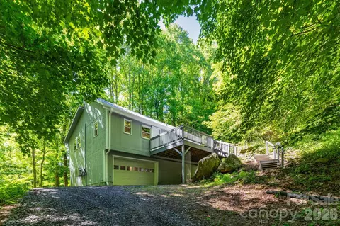 109 Narrow Way Rd, Burnsville, NC 28714