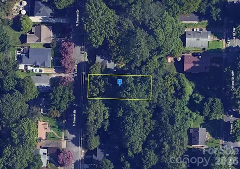 433 S Sunset Dr, Winston Salem, NC 27103