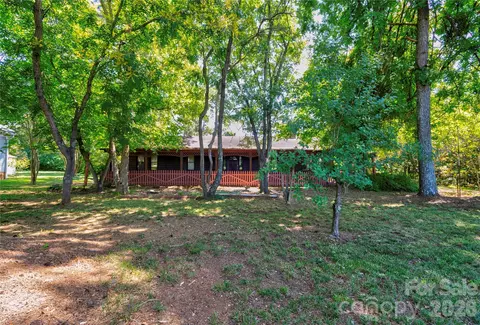 1419 Melrose Dr, Shelby, NC 28152